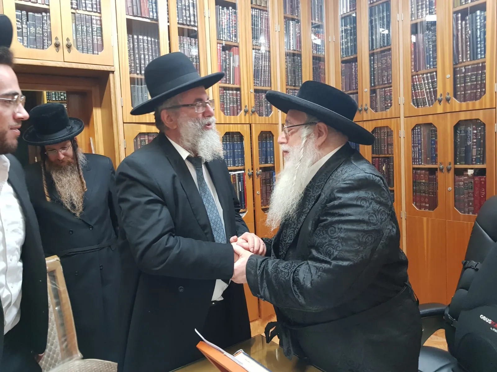 רגעים מהמוסדות 6