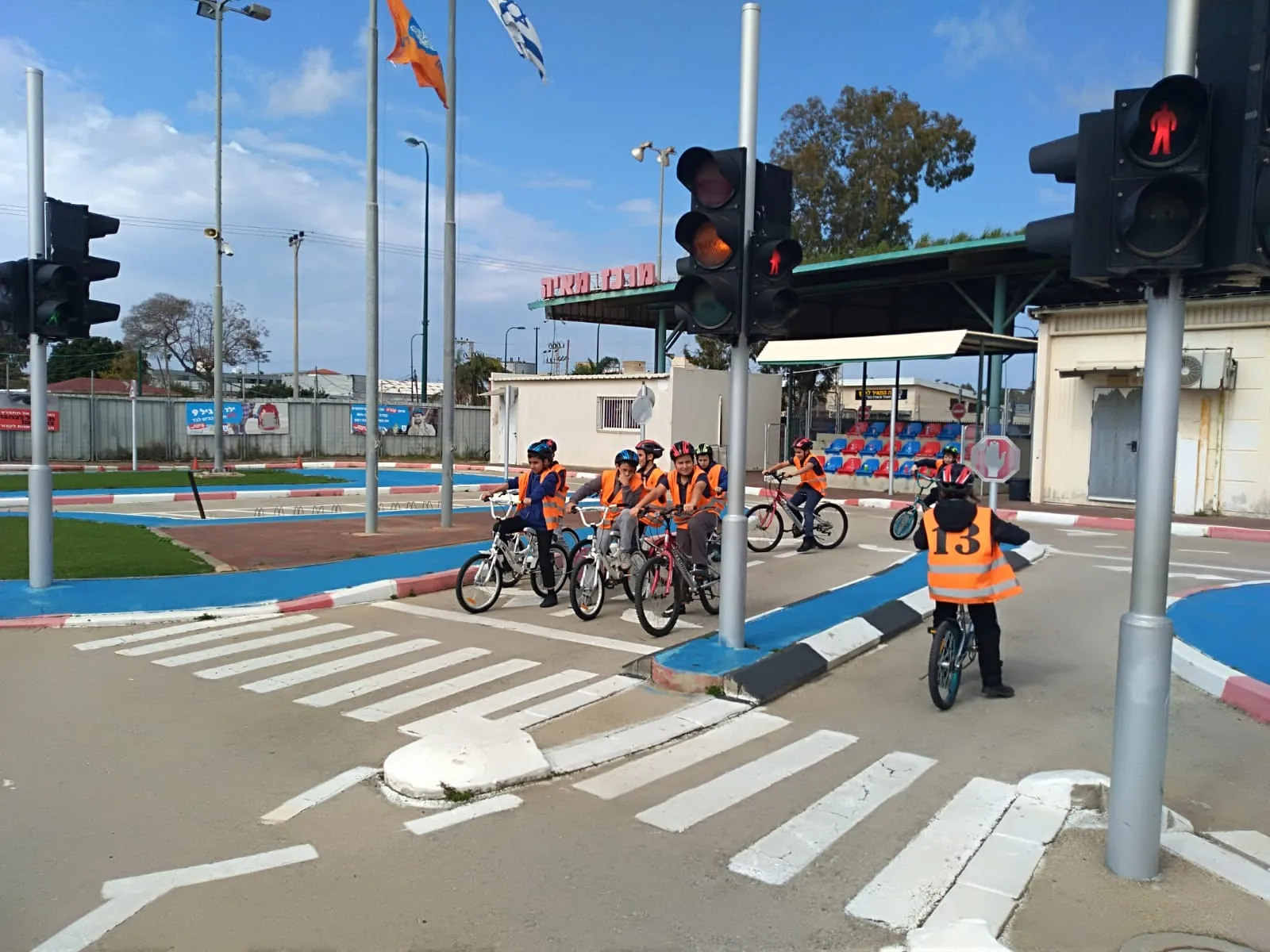 גלריית תלמוד תורה מרכז החינוך העצמאי אורחות יצחק 11