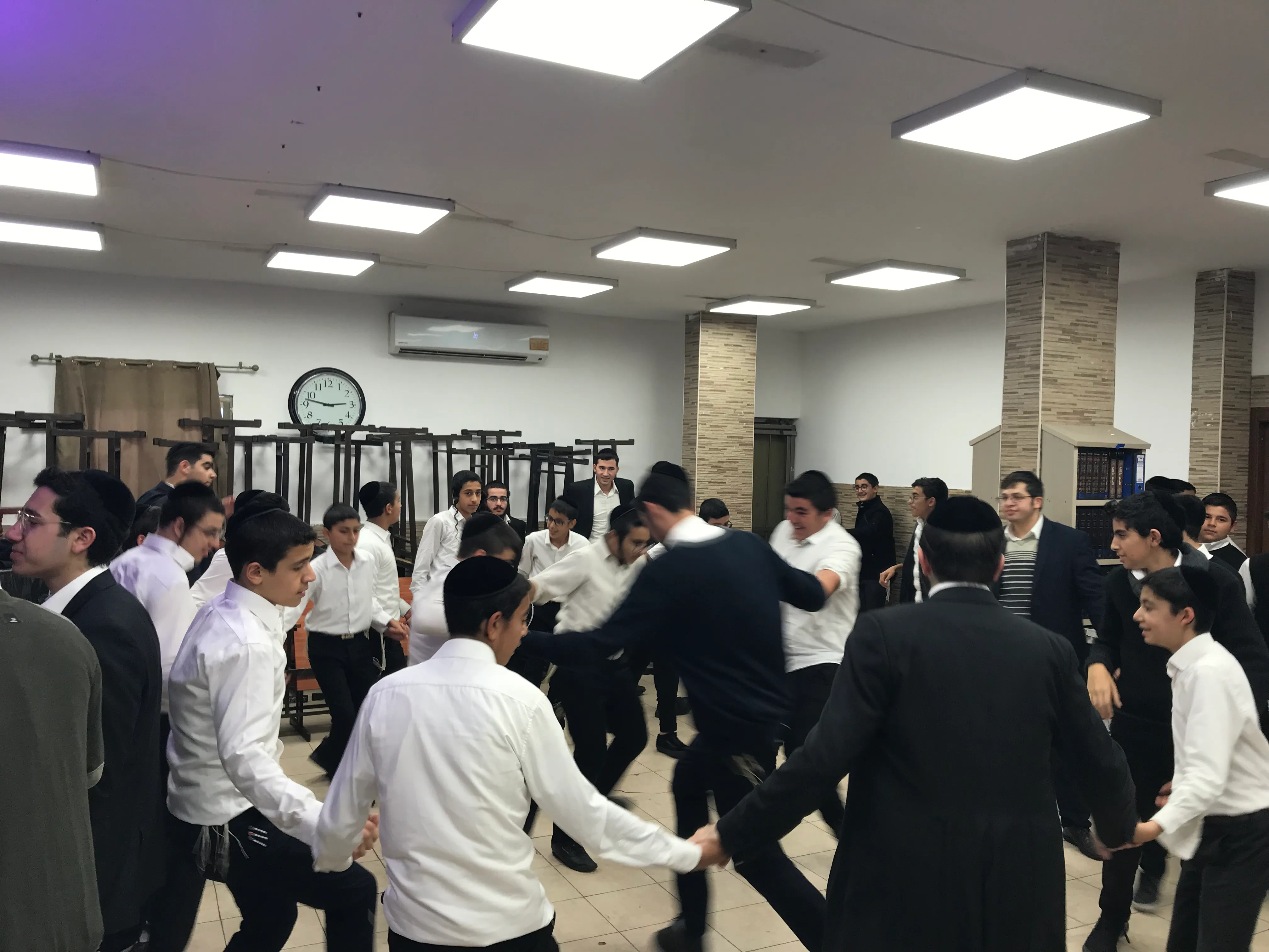 גלריית ישיבה לצעירים מצוינים עטרת מתתיהו 3