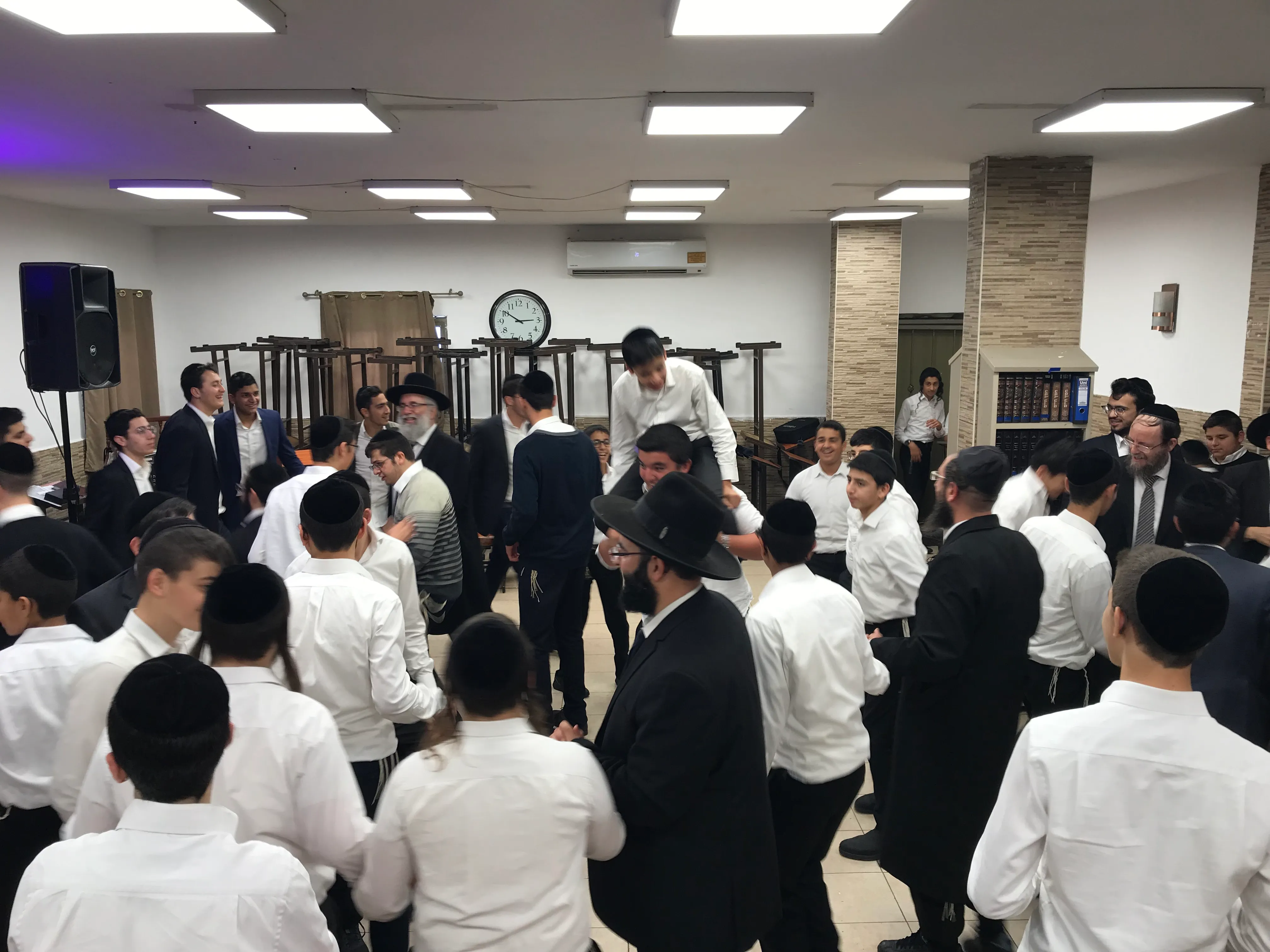 גלריית ישיבה לצעירים מצוינים עטרת מתתיהו 4