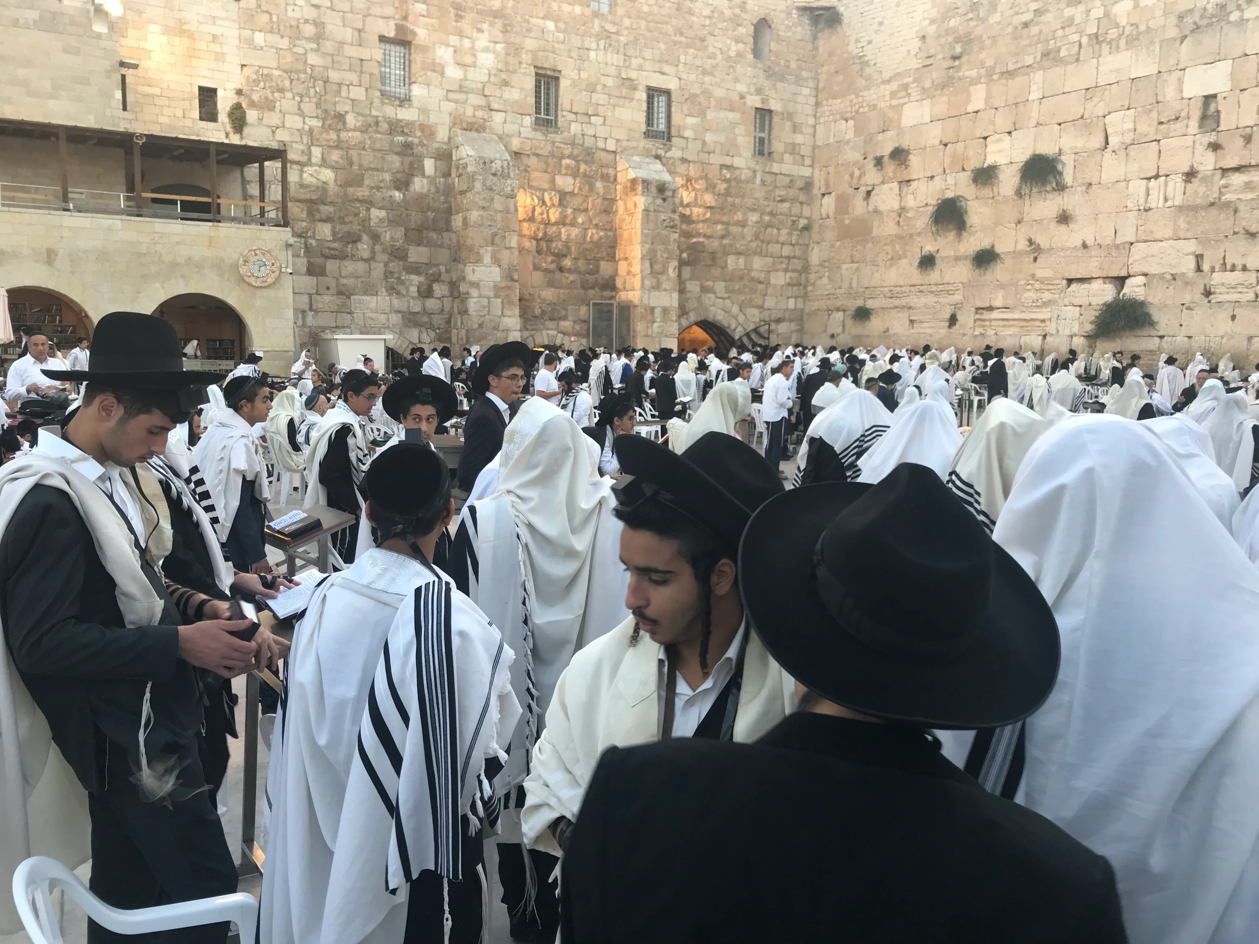 גלריית ישיבה לצעירים מצוינים עטרת מתתיהו 7