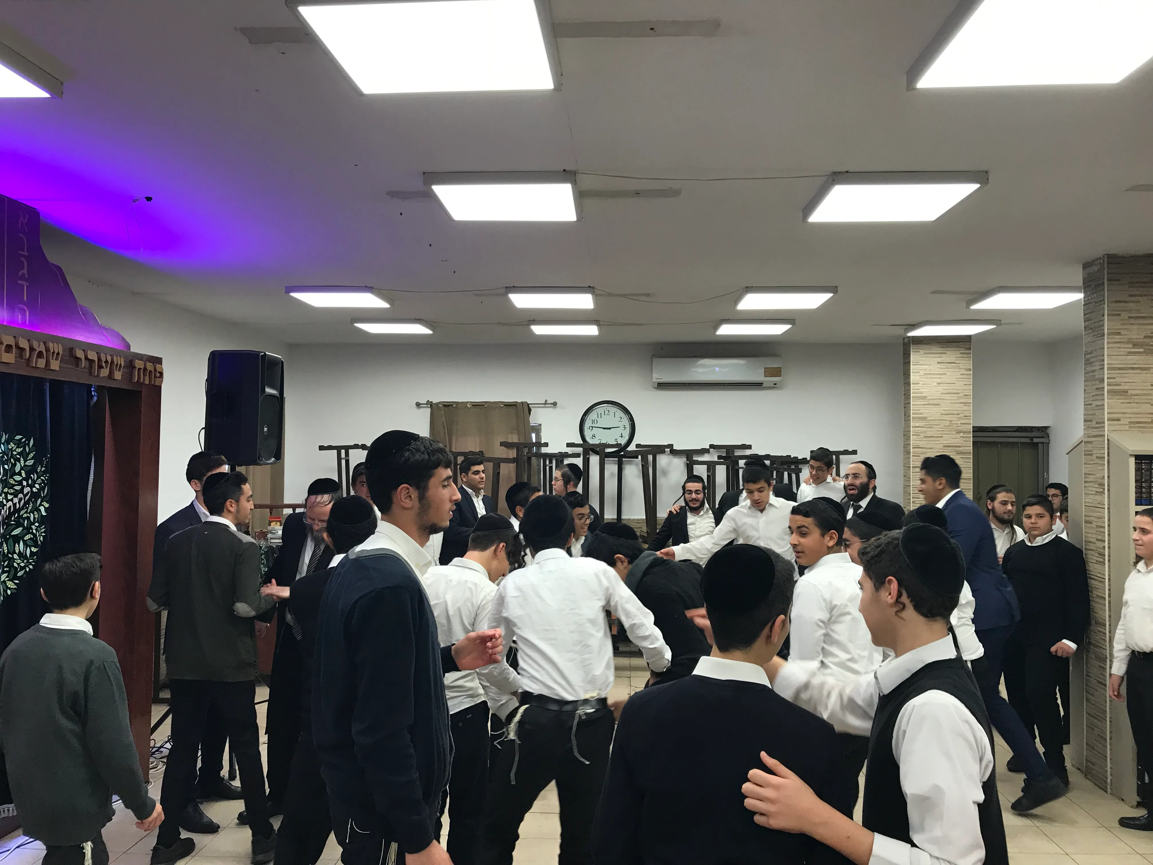 גלריית ישיבה לצעירים מצוינים עטרת מתתיהו 13