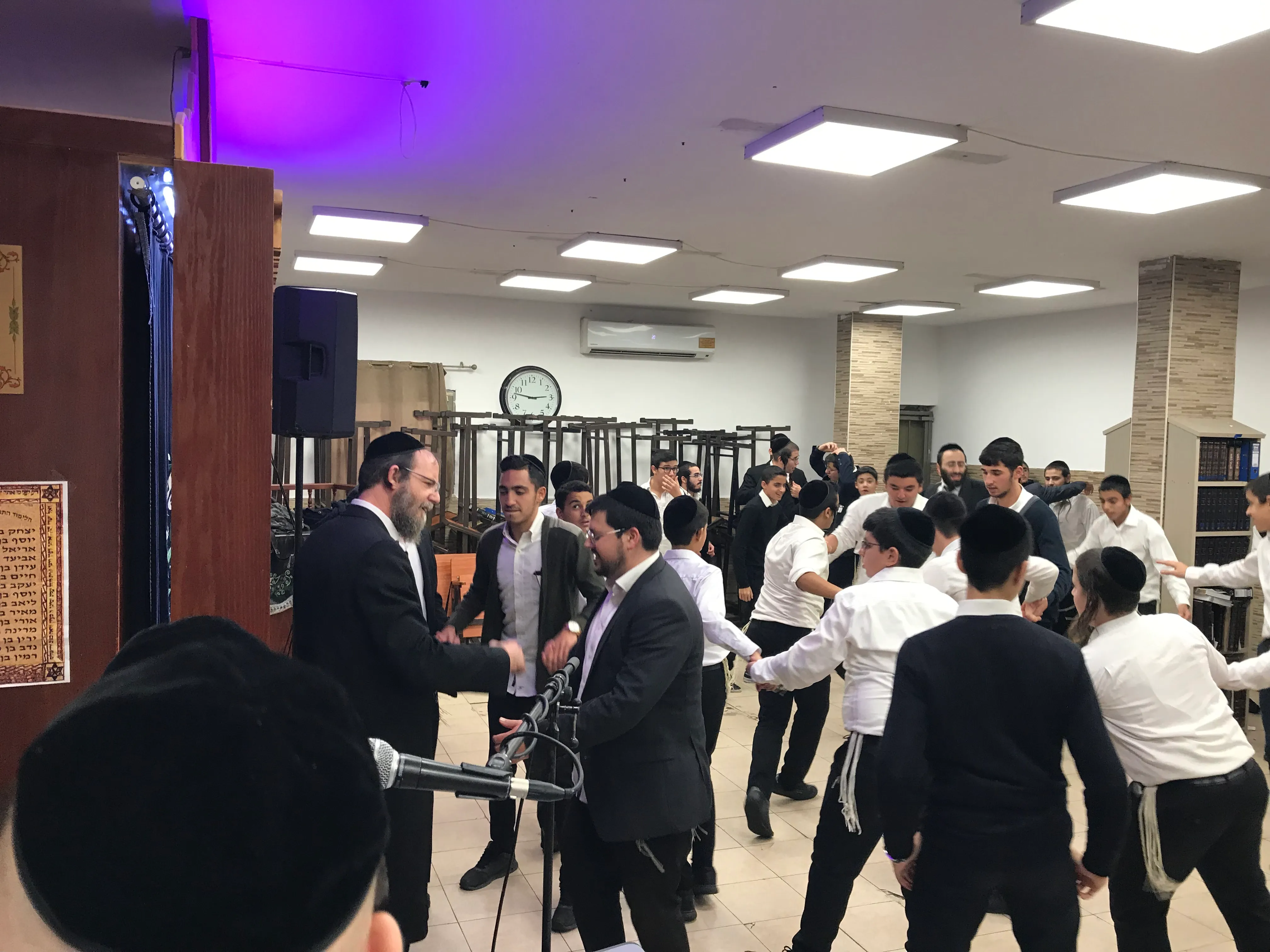 גלריית ישיבה לצעירים מצוינים עטרת מתתיהו 14